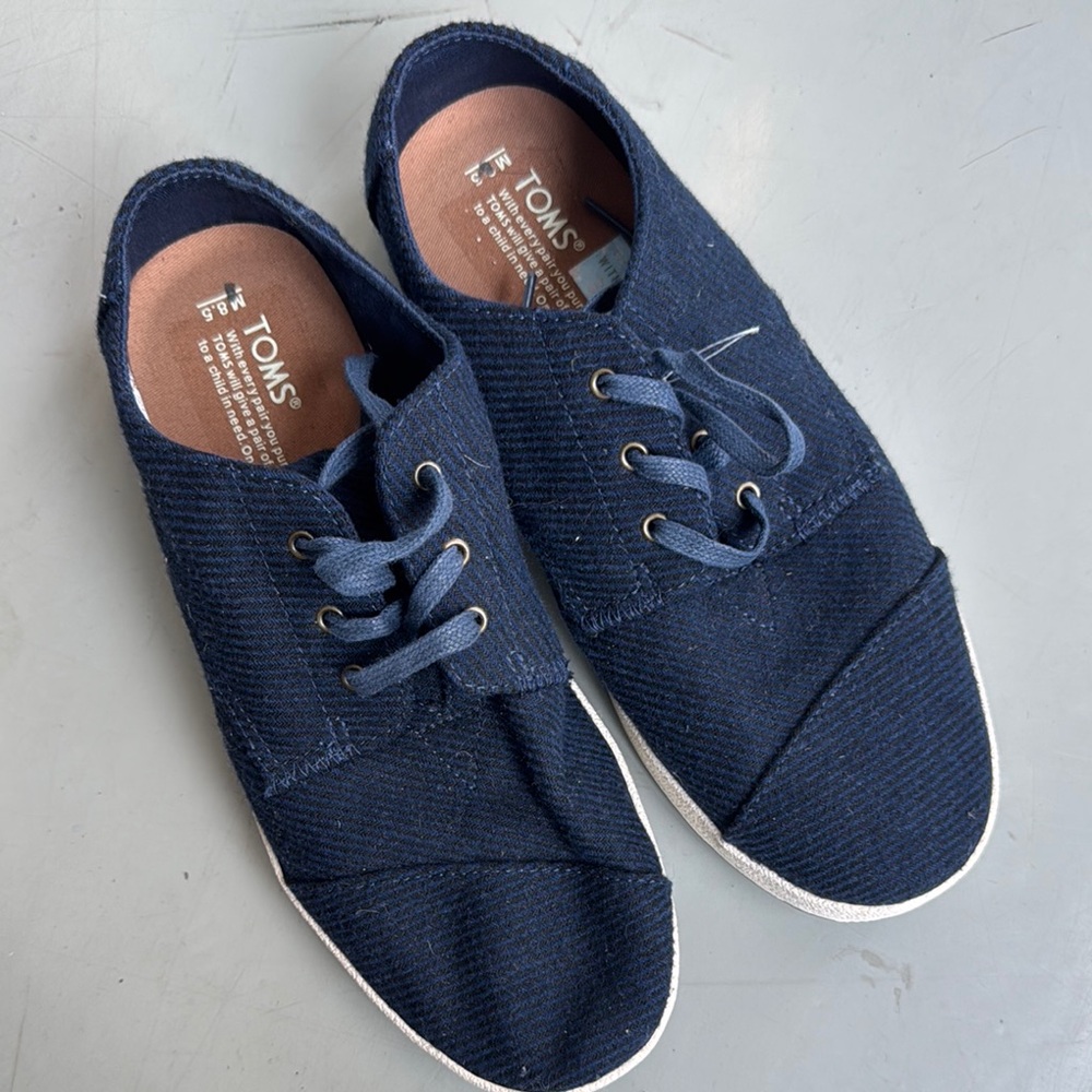 TOMS Men Paseo Fabric Navy Microstripe Size 8.5 M